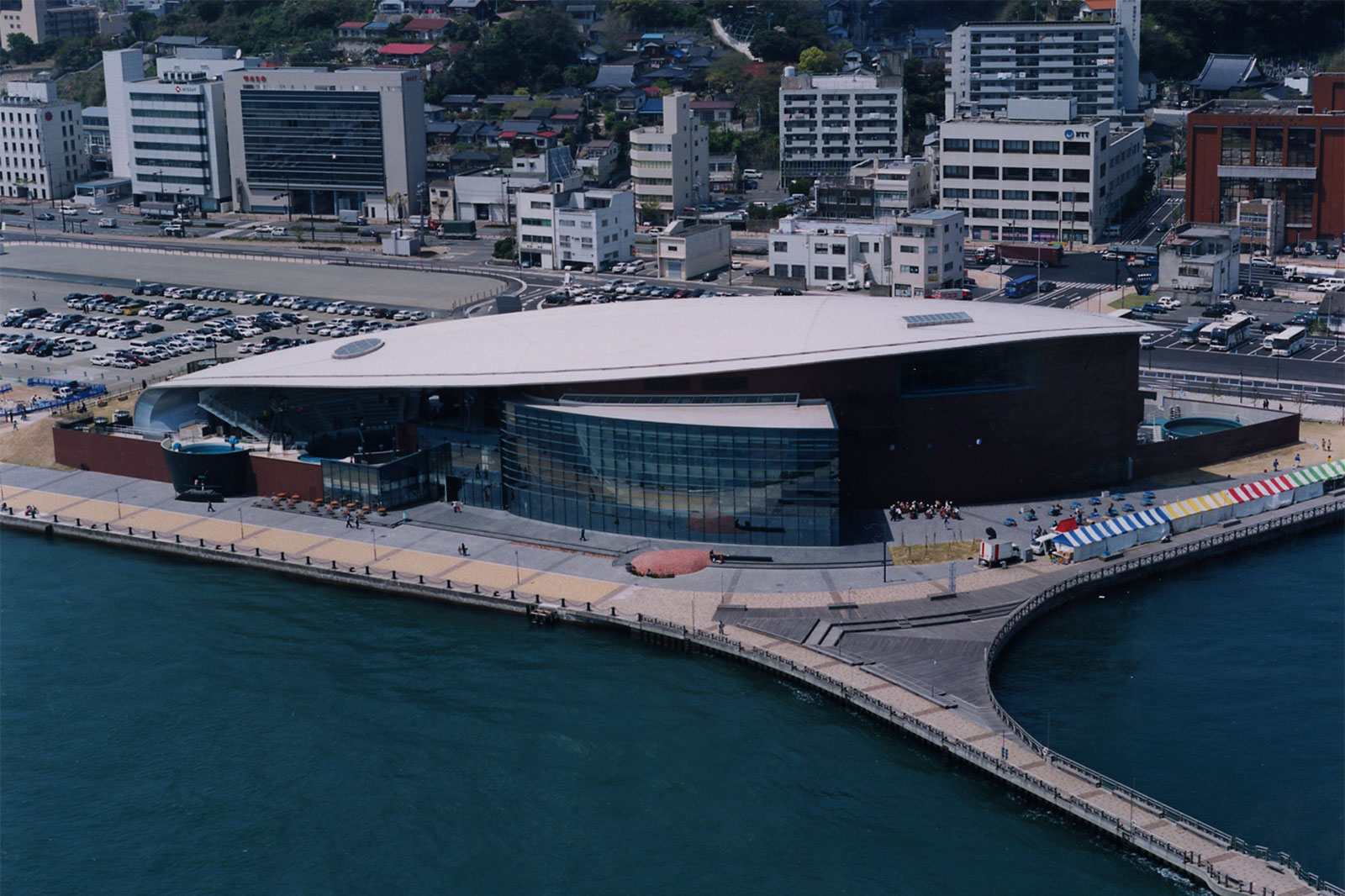市立 し もの せき 水族館 海 響 館